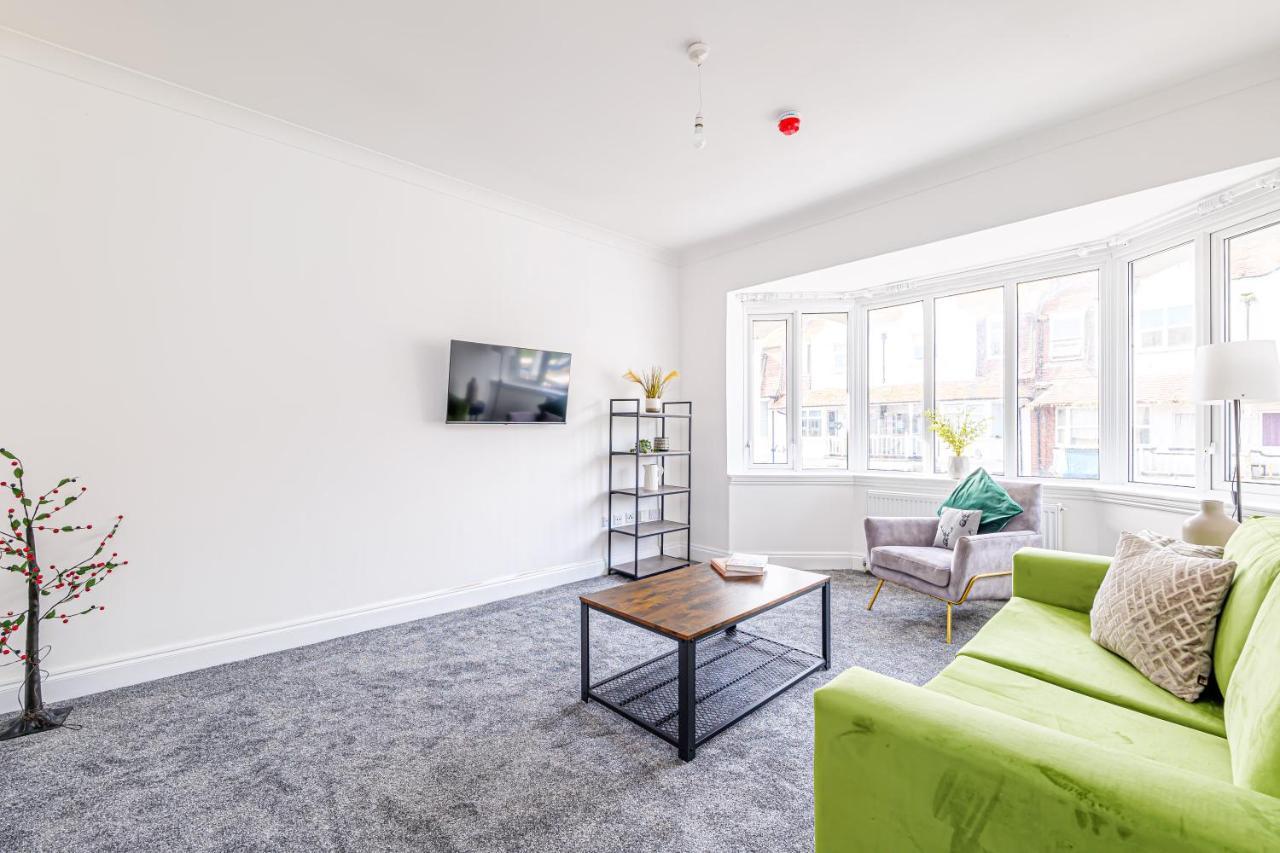 Luxury Apartments In Margate Centre Buitenkant foto