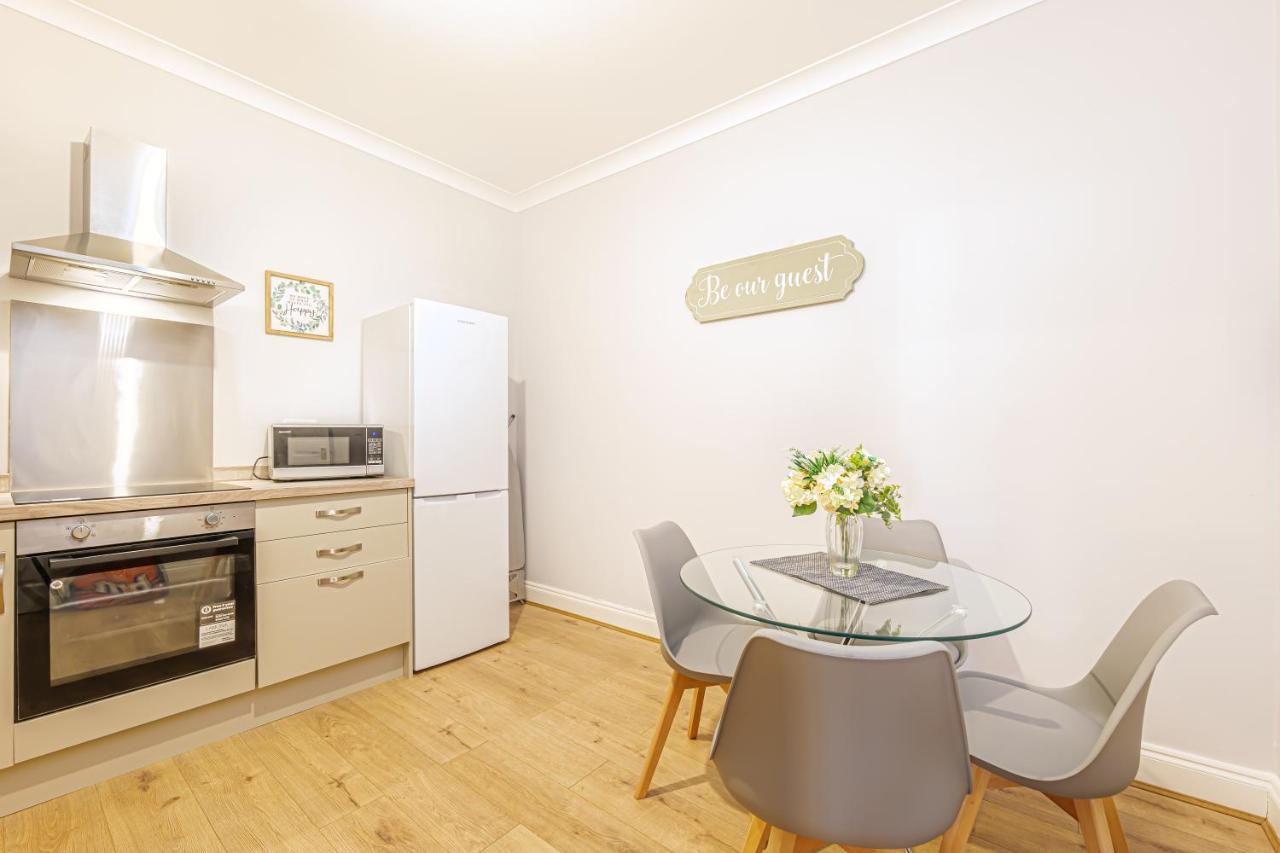 Luxury Apartments In Margate Centre Buitenkant foto