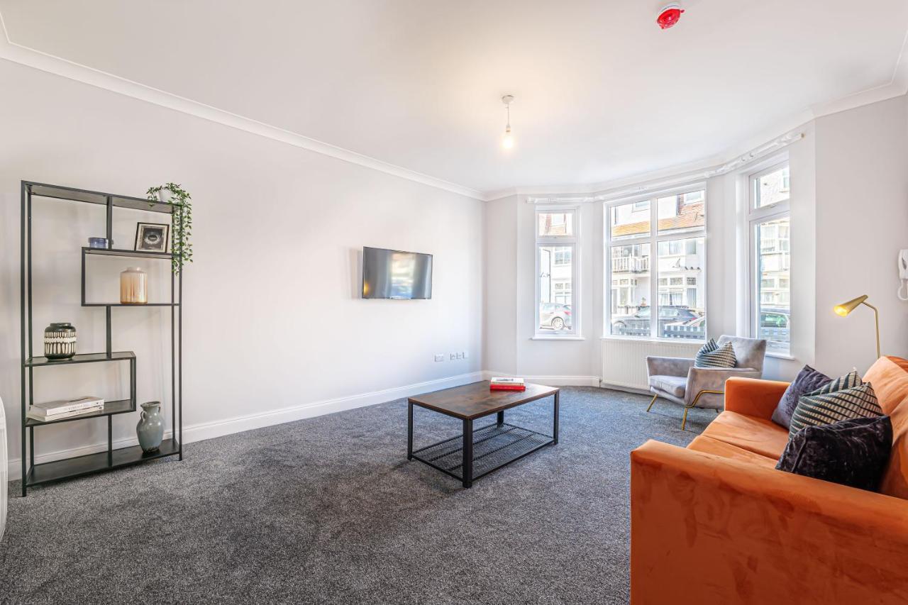 Luxury Apartments In Margate Centre Buitenkant foto