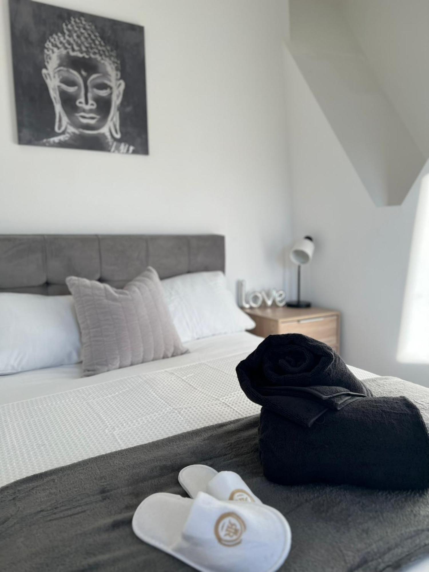 Luxury Apartments In Margate Centre Buitenkant foto